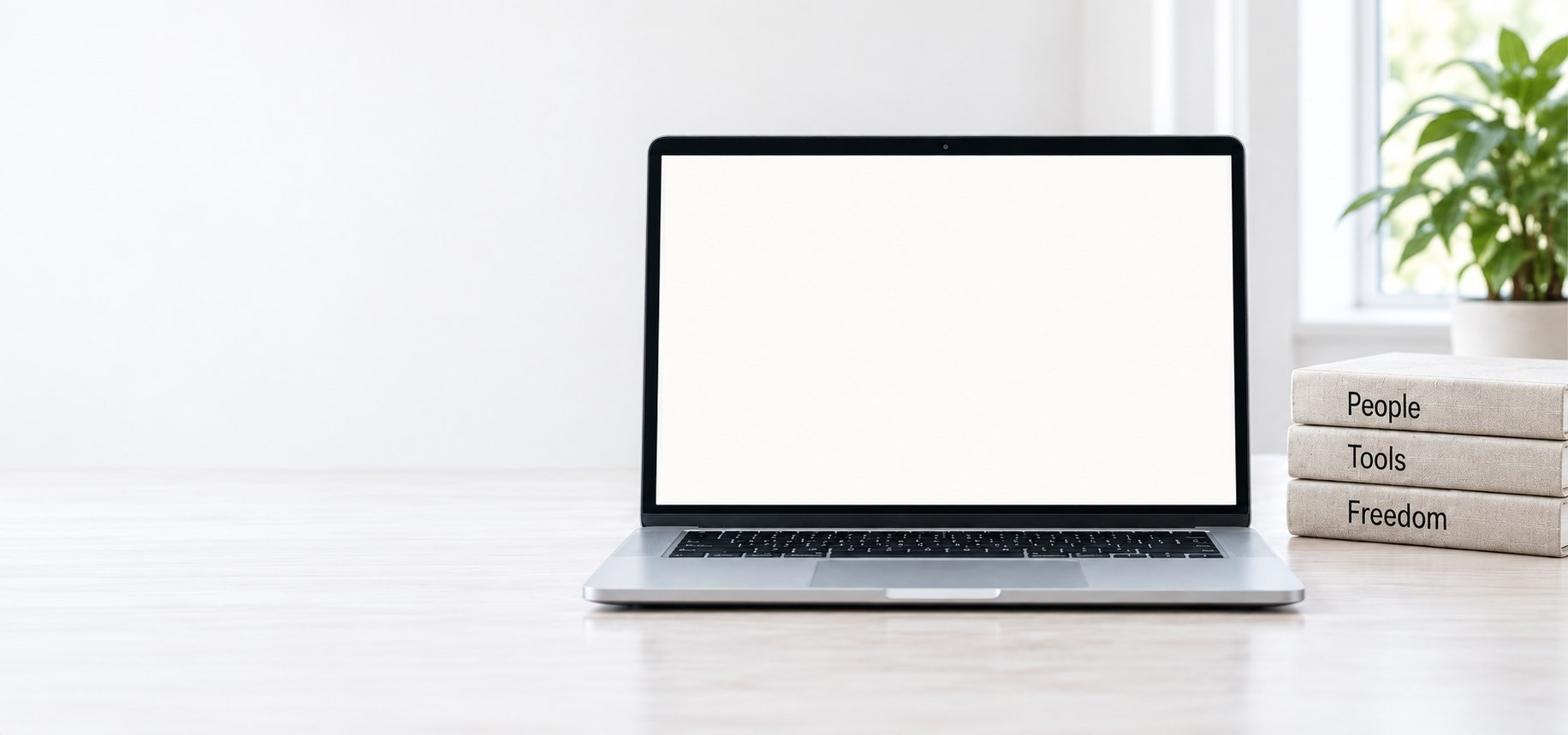 Ноутбук primoChat и три книги: People, Tools, Freedom